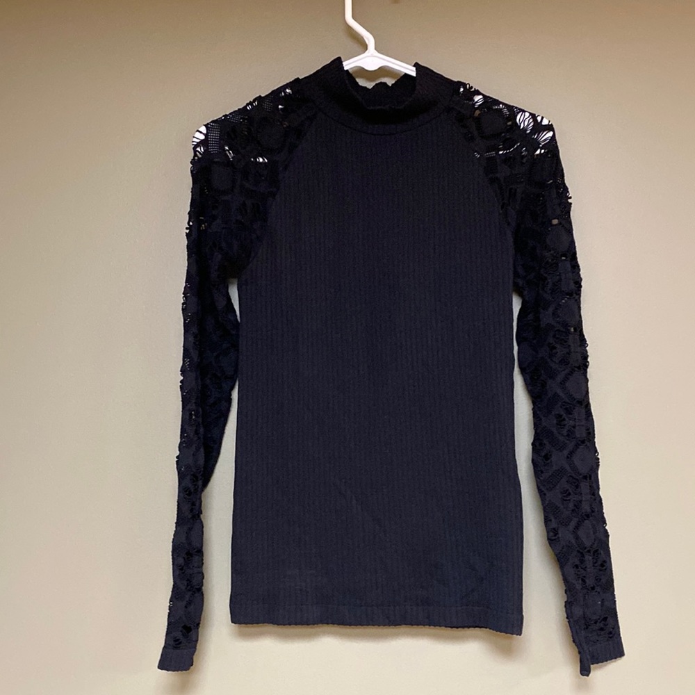 Black Venus Lace Sleeve Top